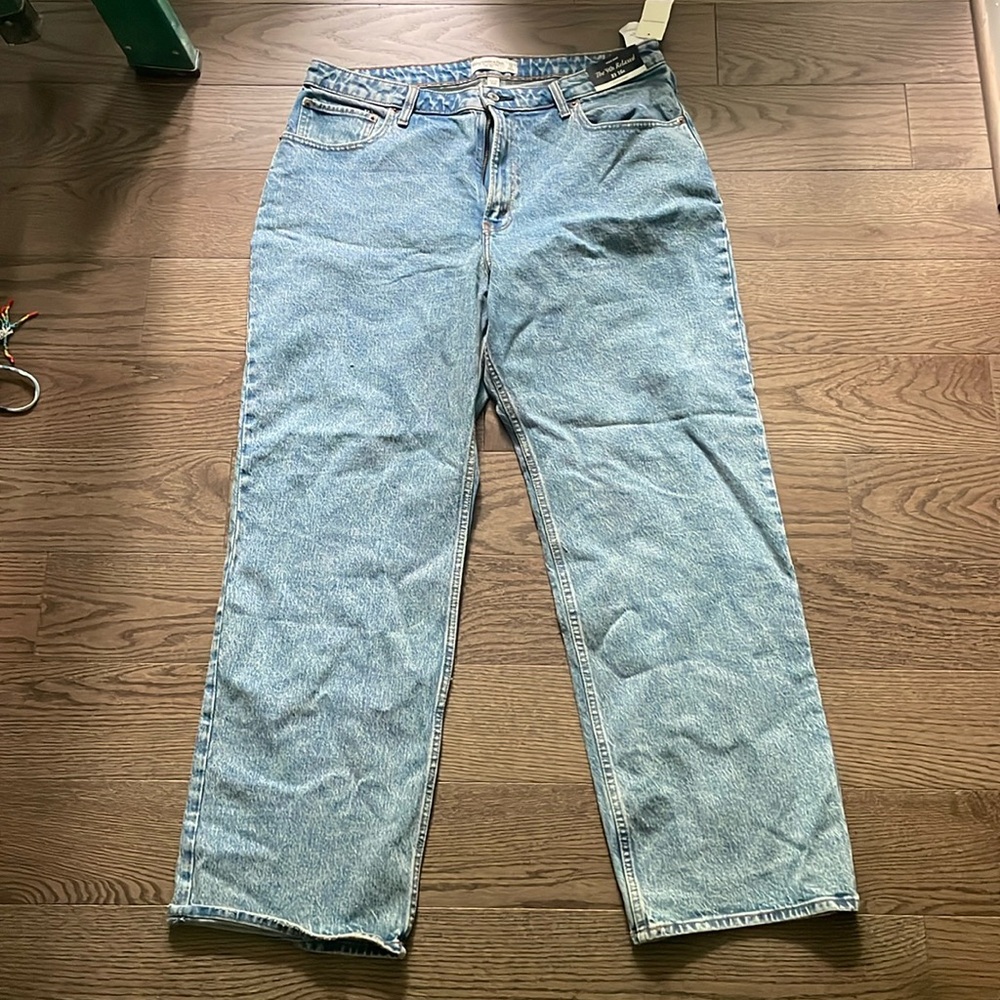 Abercrombie Curve Love 90s Relaxed High Rise Jean